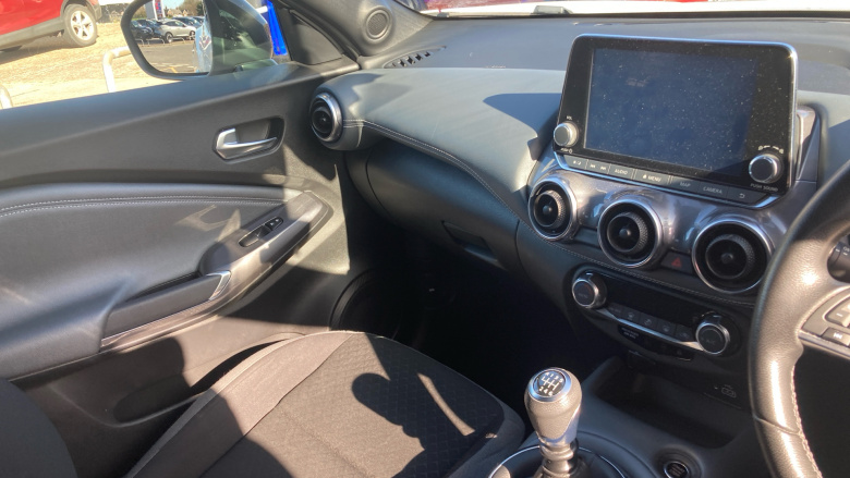 Nissan Juke 1.0 DiG-T 114 N-Connecta 5dr Petrol Hatchback